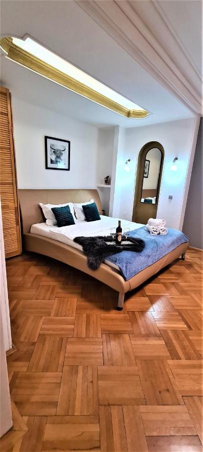 Central Arghezi Art Deco Apartment Piata Universitatii Bukarest Kültér fotó